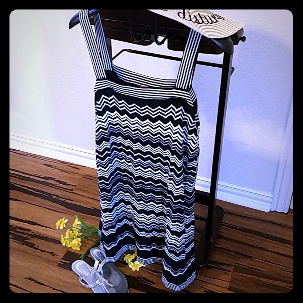 Gorgeous Missoni dress in classic black and white